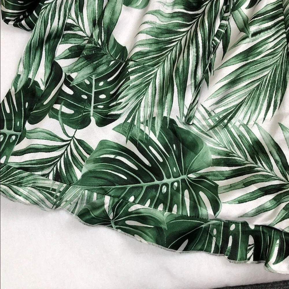 Silky Tropical Leaf Pajama Button Shirt and Shorts Set Sz M (DJ3)